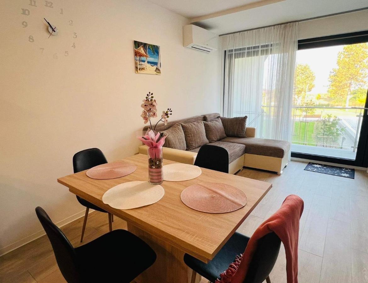 Medences Panoramas Balatom Apartman Siófok Kültér fotó