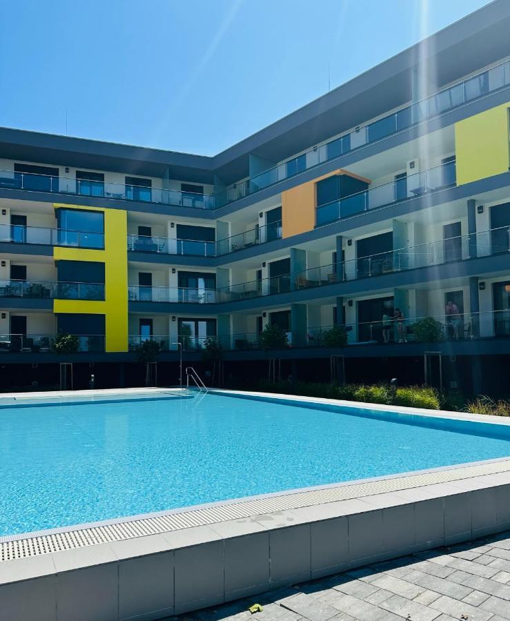 Medences Panoramas Balatom Apartman Siófok Kültér fotó